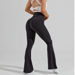 BuffBunny Legacy Flare Legging